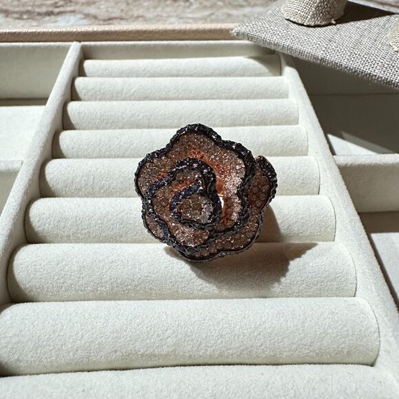 Park Lane Camellia Rose Gold Plated Size 6 Ring Crystal Floral Jewelry Design - Picture 9 of 10